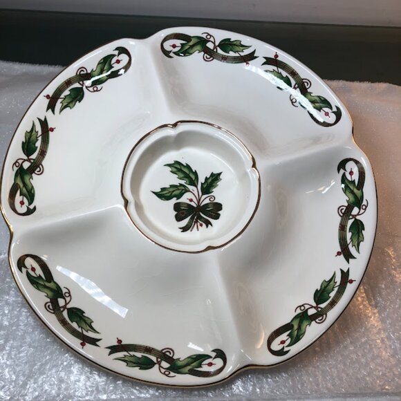 Royal Limited Holly Holiday divided serving platter - NWT - Picture 4 of 11